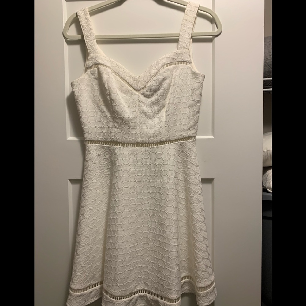 Adorable lil white dress